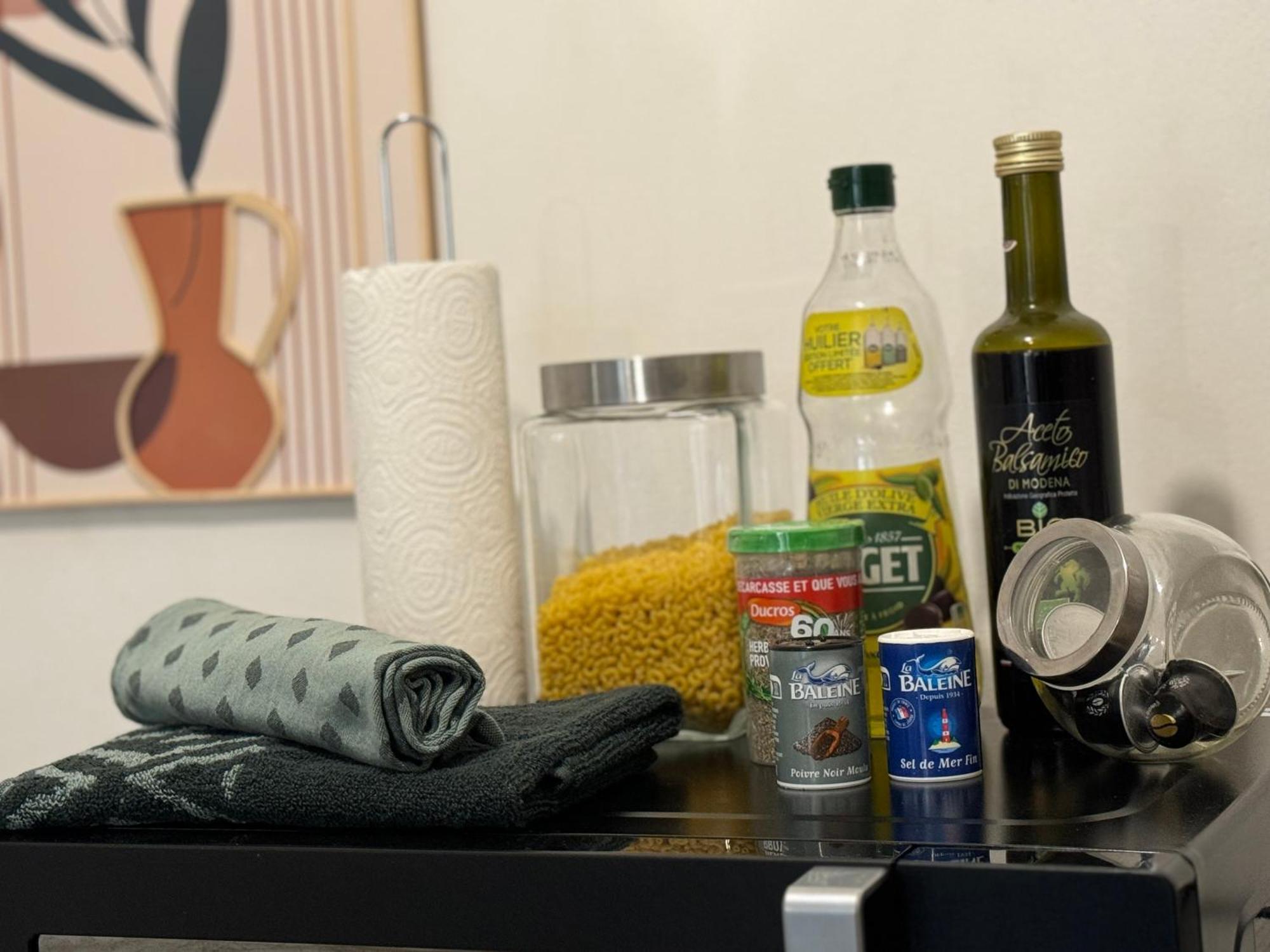 Appartement 32 M2 Intra Muros - Wifi - Netflix - Bureau アヴィニョン エクステリア 写真